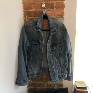 Levi’s boyfriend fit denim jacket